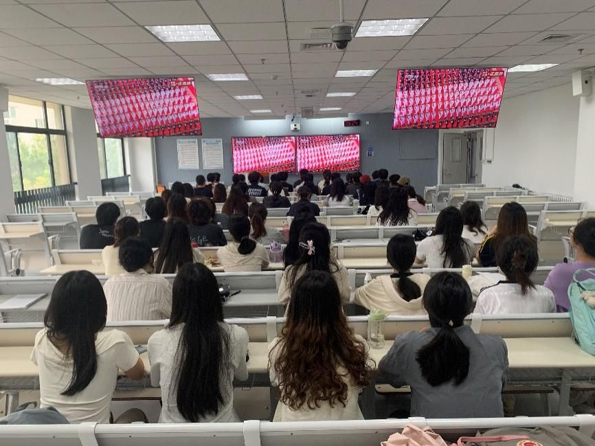 说明: C:\Users\Dell\Desktop\经管学院9.3阅兵照片和心得\微信图片_20250903112414.jpg