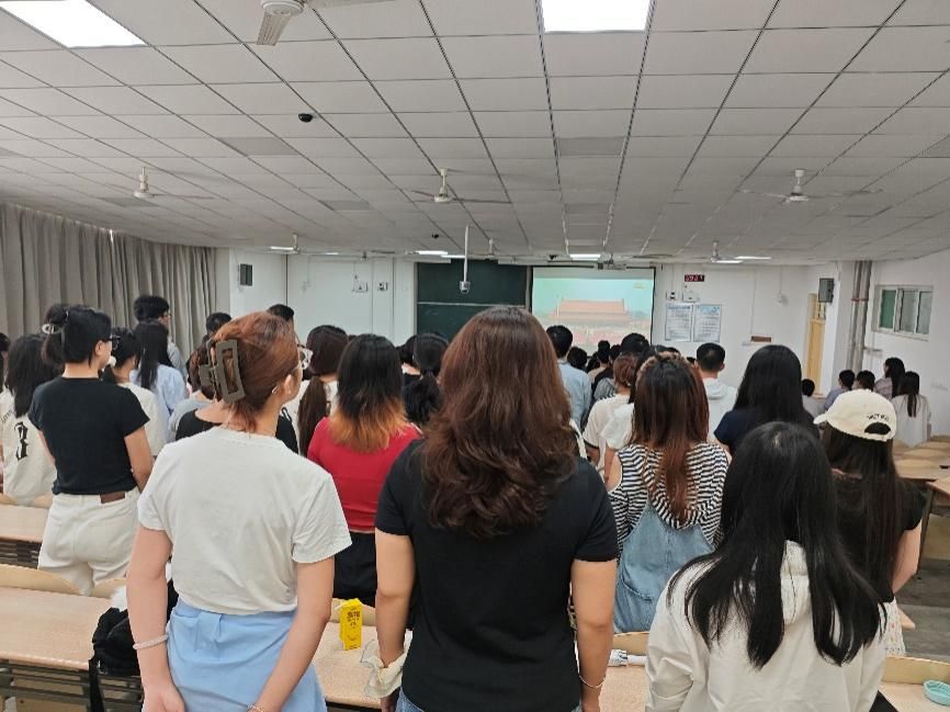 说明: C:\Users\Dell\Desktop\经管学院9.3阅兵照片和心得\微信图片_20250903105655.jpg