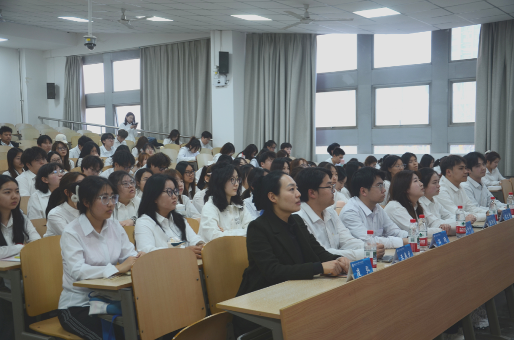 说明: 微信图片_20250325135334 说明: 微信图片_20250325135334